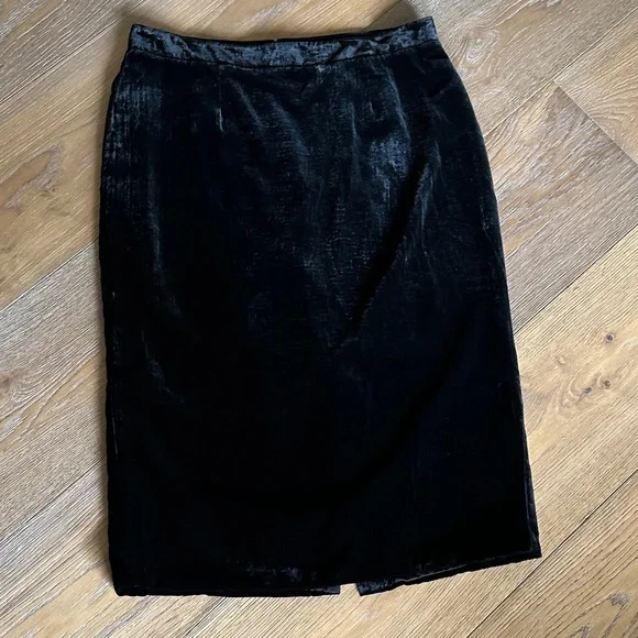 WAYF Velour Pencil Skirt in Rich Black - Picture 4 of 10